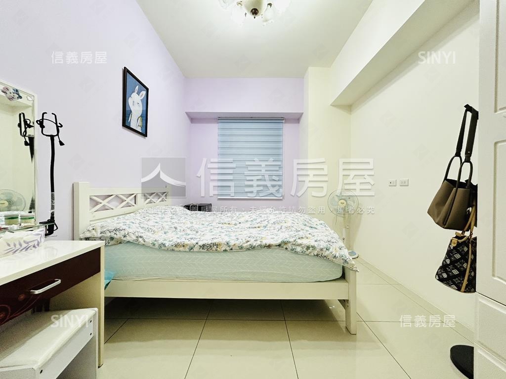 專任品悅豪邸。臻藏兩房房屋室內格局與周邊環境