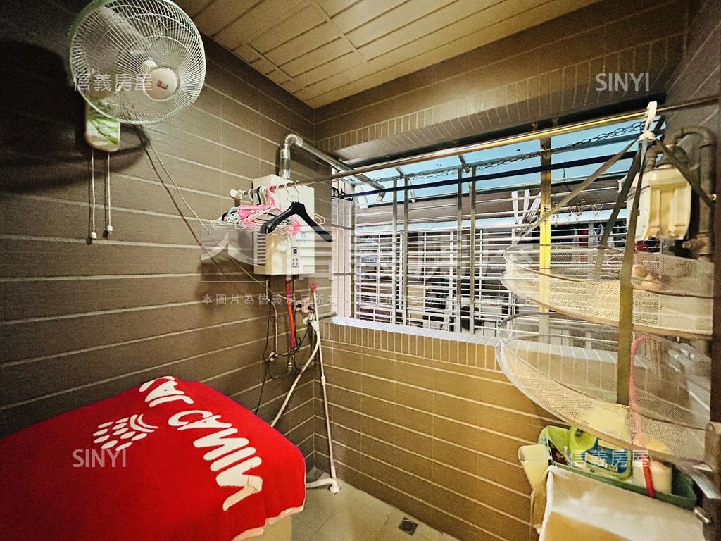 專任品悅豪邸。臻藏兩房房屋室內格局與周邊環境