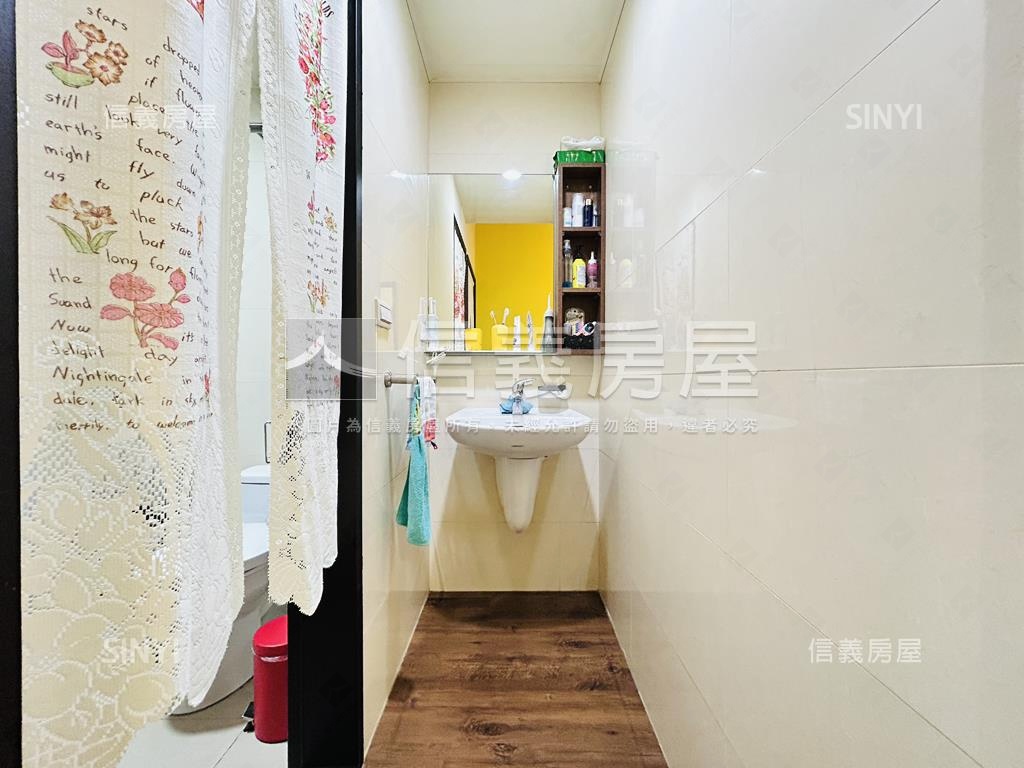 專任品悅豪邸。臻藏兩房房屋室內格局與周邊環境