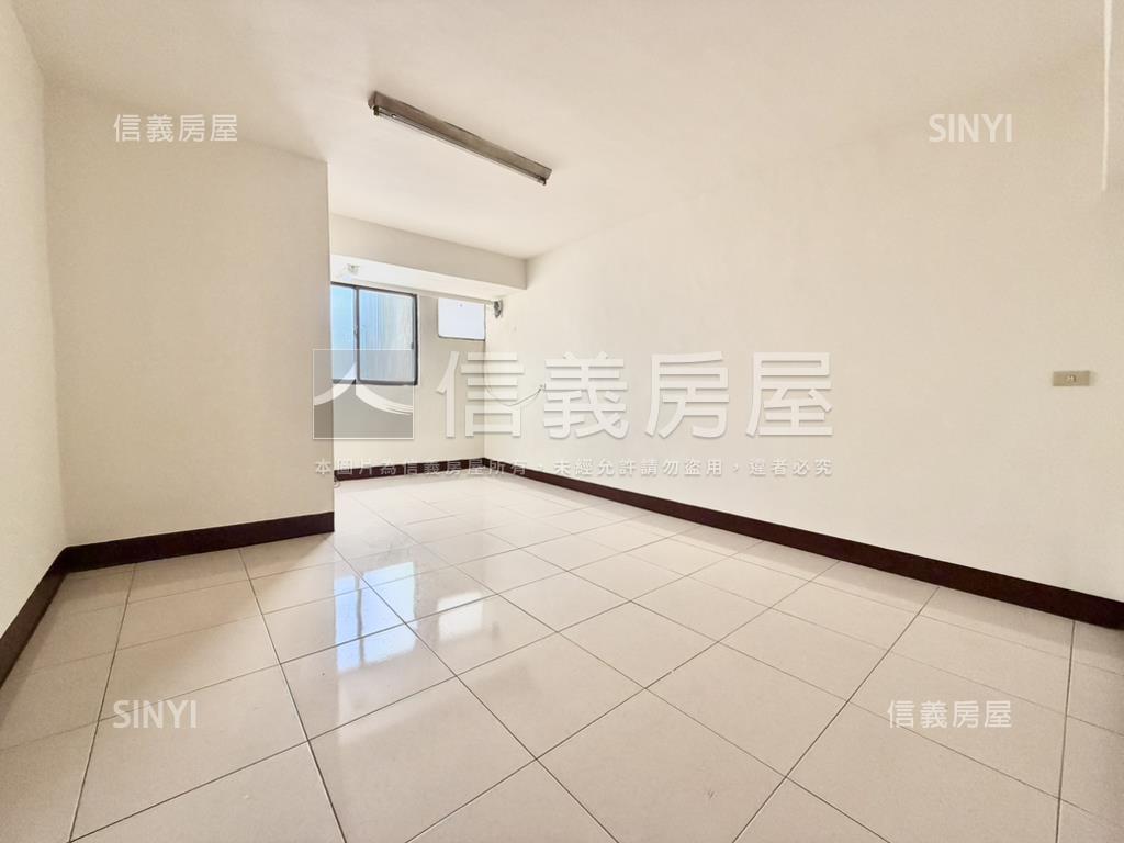 強！雙面臨路東光透天店面房屋室內格局與周邊環境