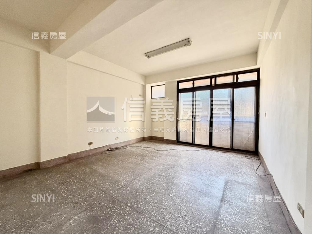 強！雙面臨路東光透天店面房屋室內格局與周邊環境