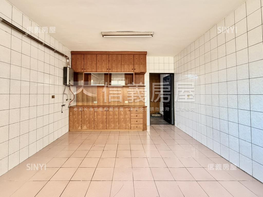 強！雙面臨路東光透天店面房屋室內格局與周邊環境