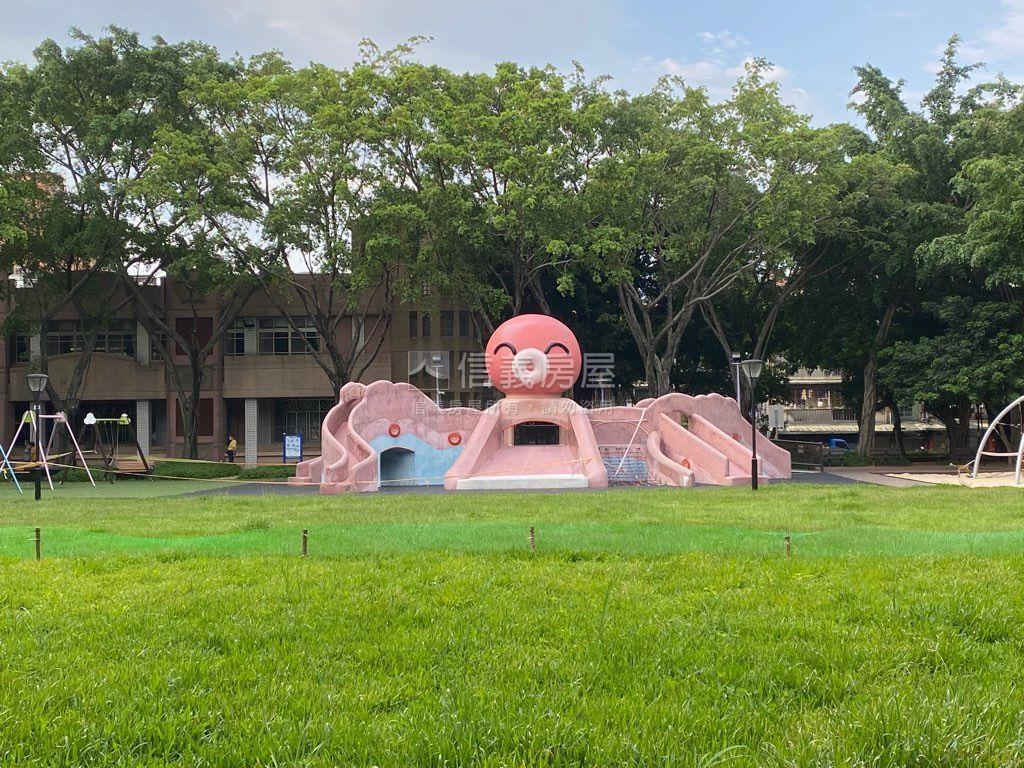 板橋大公園三房車位房屋室內格局與周邊環境