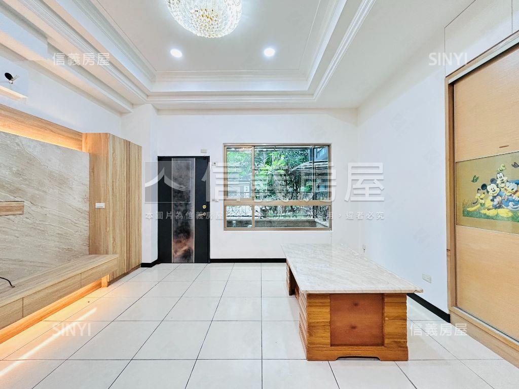 四季區三房車位庭院戶房屋室內格局與周邊環境