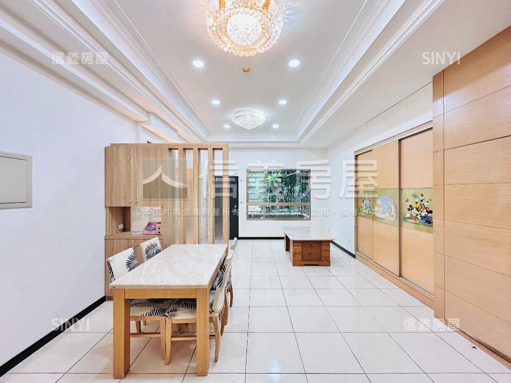 四季區三房車位庭院戶房屋室內格局與周邊環境