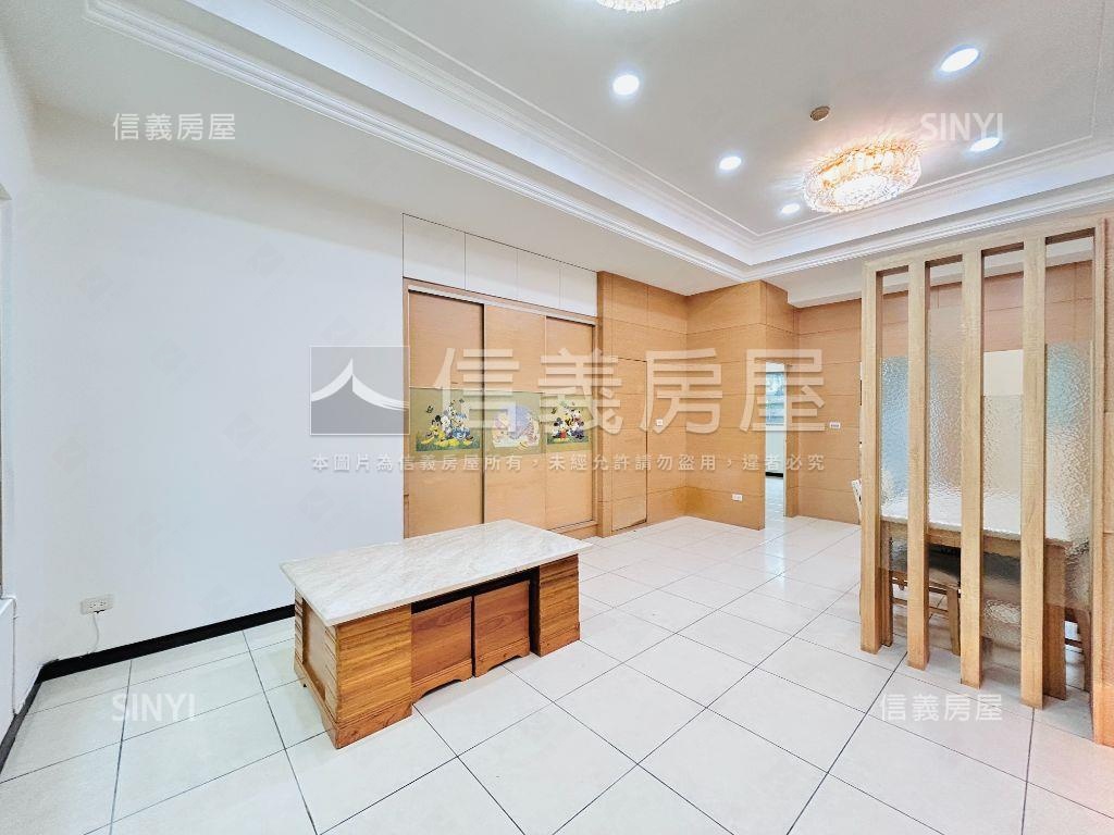 四季區三房車位庭院戶房屋室內格局與周邊環境