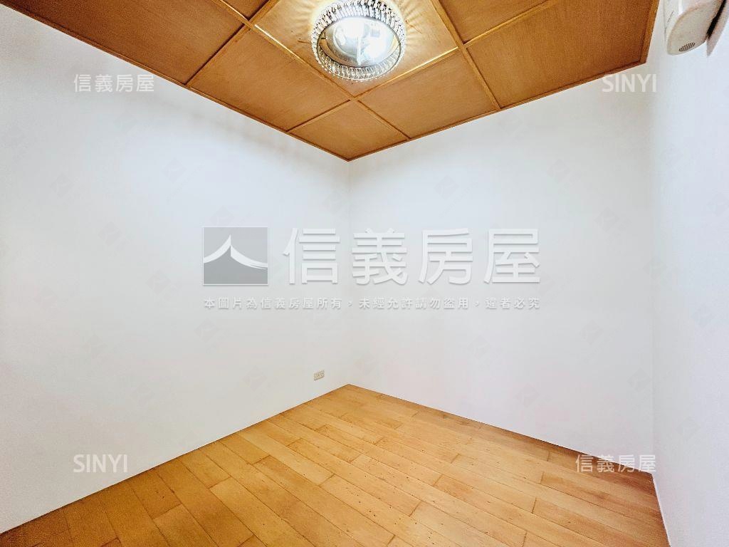 四季區三房車位庭院戶房屋室內格局與周邊環境