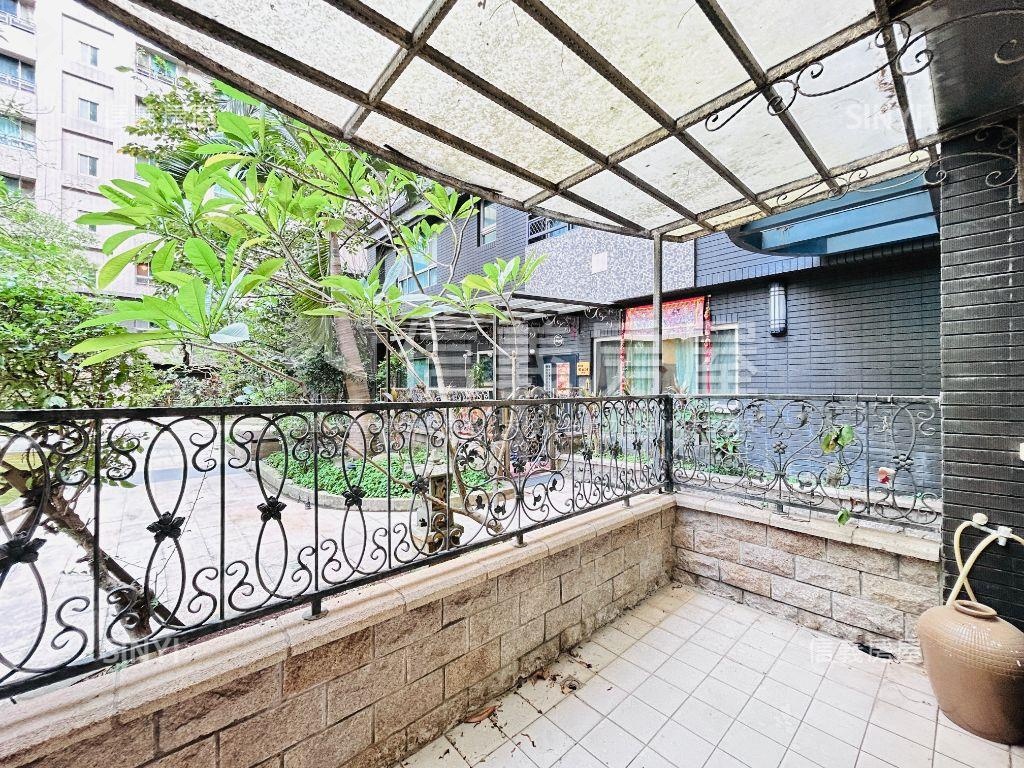 四季區三房車位庭院戶房屋室內格局與周邊環境