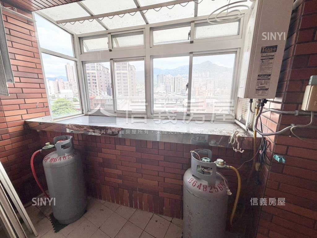 馥邑名人巷優質三房車位房屋室內格局與周邊環境