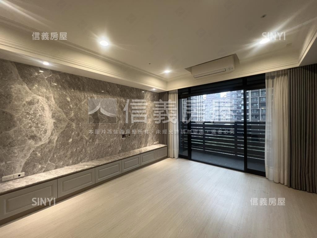 稀有耀東城四房車位房屋室內格局與周邊環境