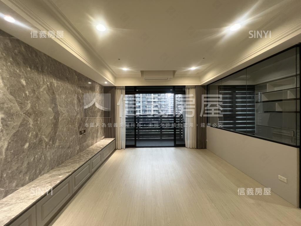 稀有耀東城四房車位房屋室內格局與周邊環境