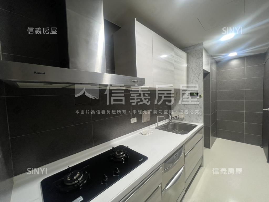 稀有耀東城四房車位房屋室內格局與周邊環境