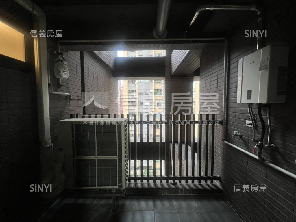 稀有耀東城四房車位房屋室內格局與周邊環境