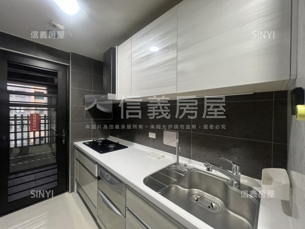 稀有耀東城四房車位房屋室內格局與周邊環境