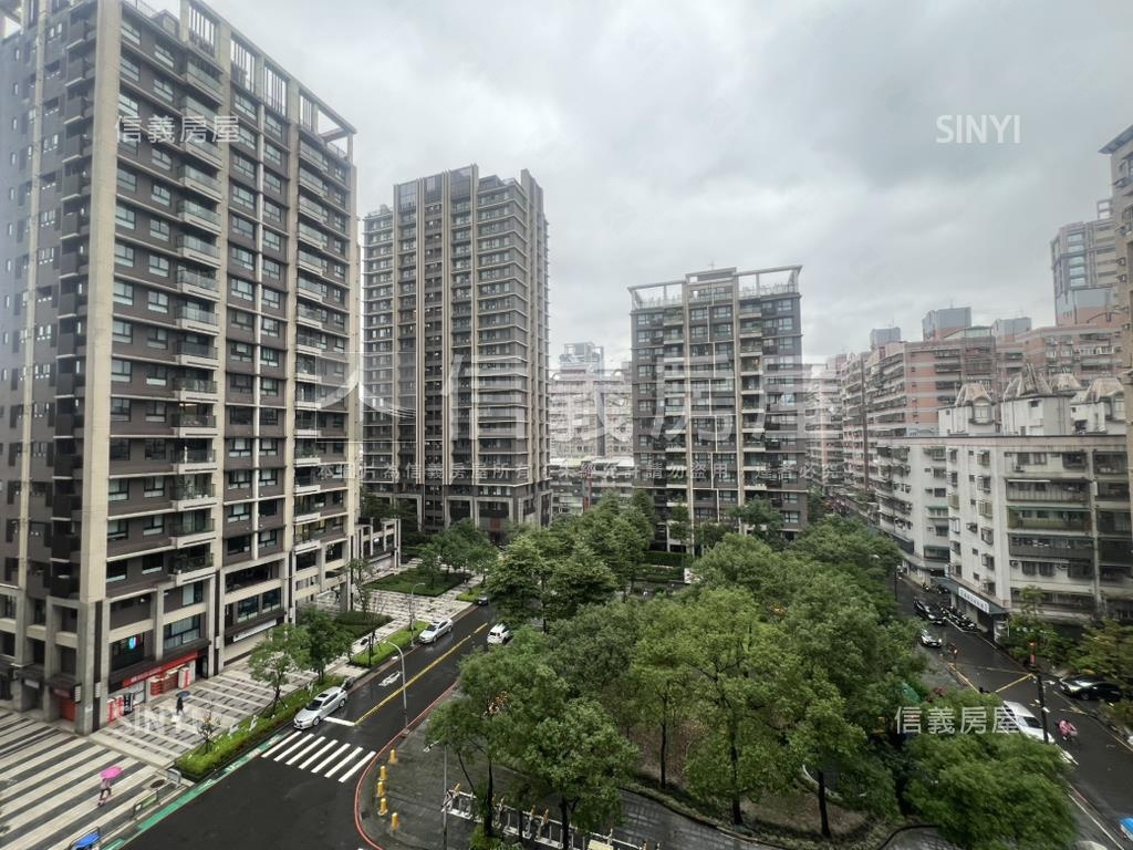 稀有耀東城四房車位房屋室內格局與周邊環境