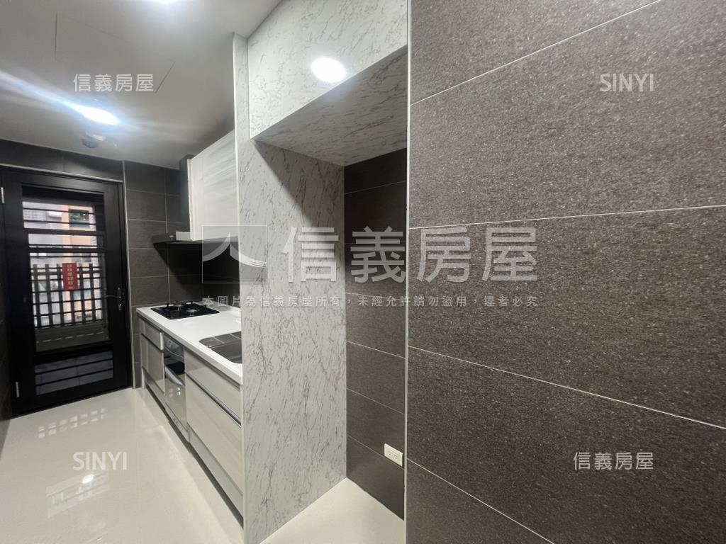 稀有耀東城四房車位房屋室內格局與周邊環境