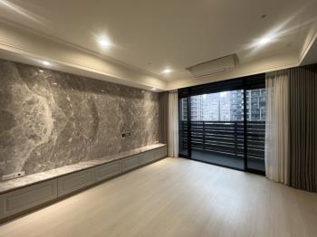 稀有耀東城四房車位