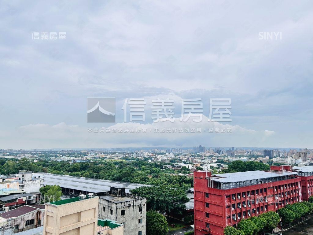 １０年內附精美裝潢＋車位房屋室內格局與周邊環境