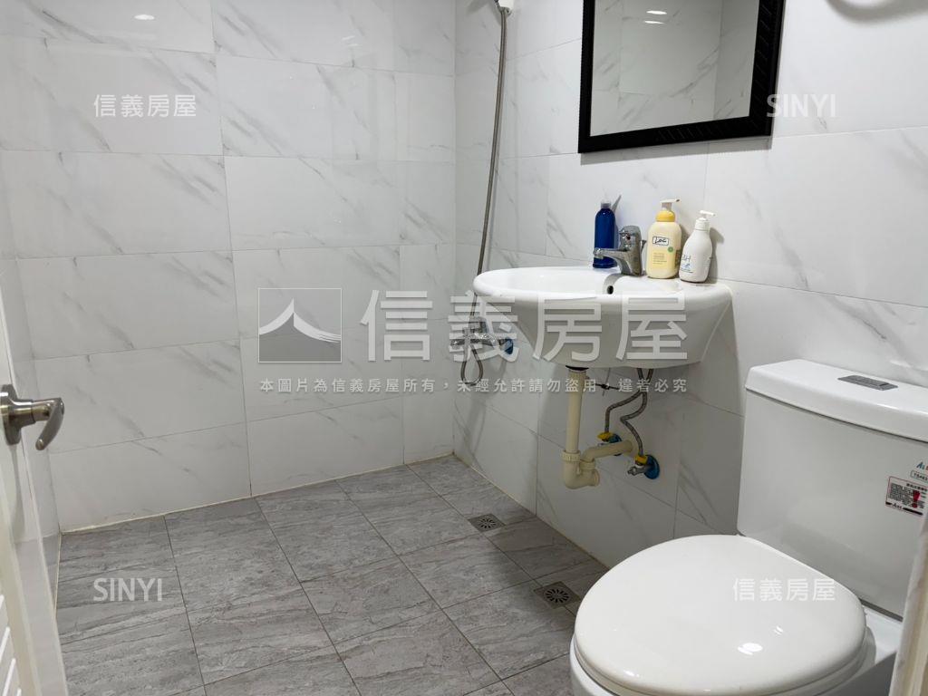 近美術館屋況美低總價三房房屋室內格局與周邊環境