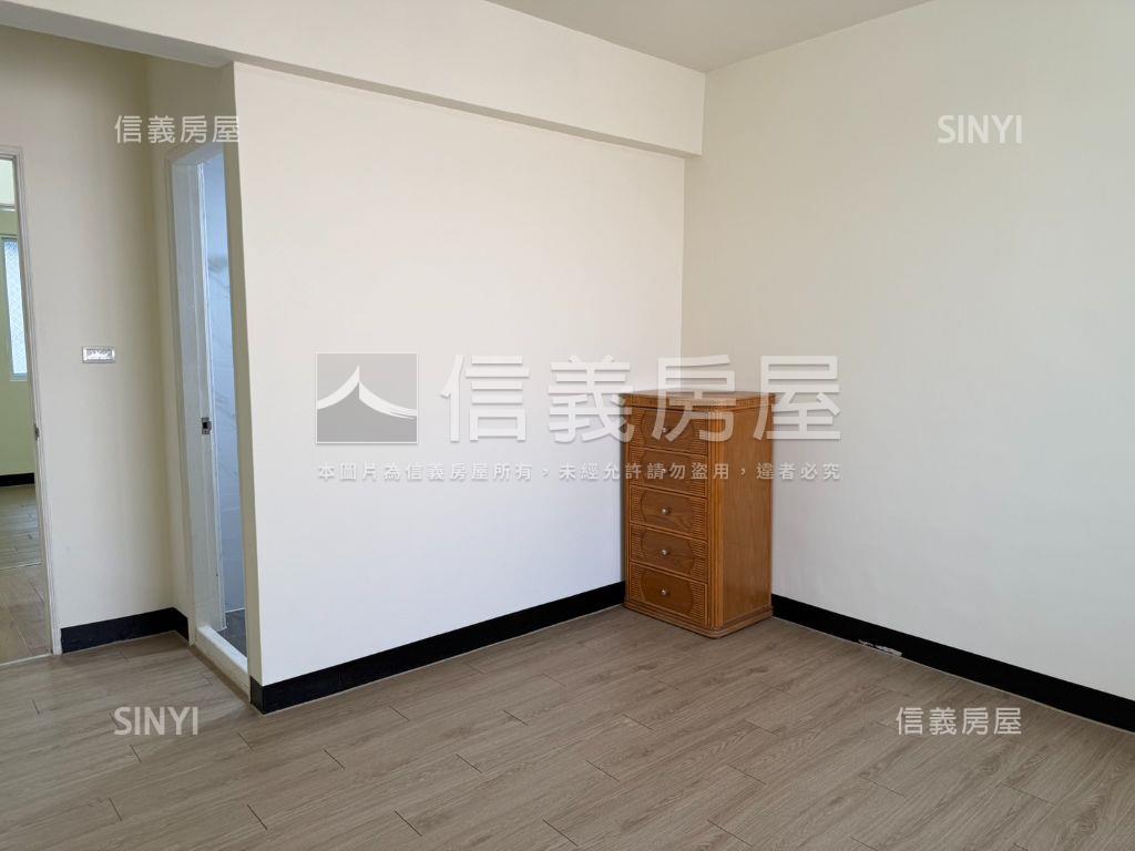 近美術館屋況美低總價三房房屋室內格局與周邊環境