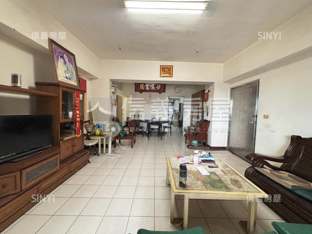 文藻鼎中商圈超值大三房房屋室內格局與周邊環境