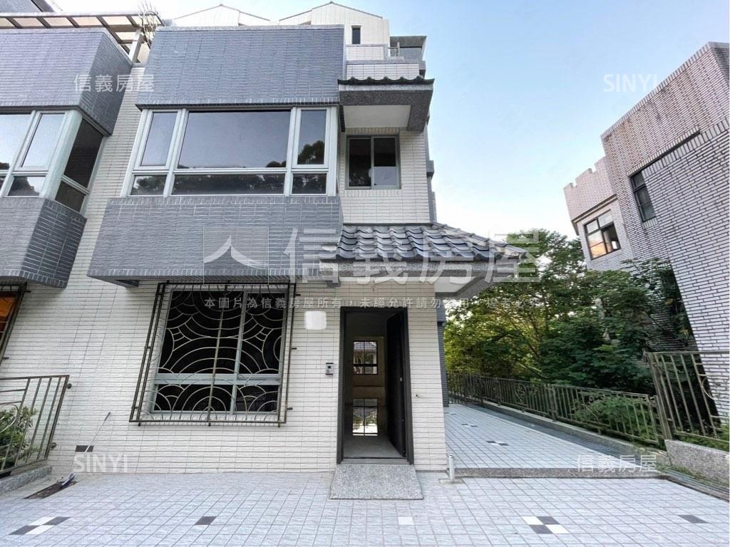 雲水綠境坪頂路電梯透天唷房屋室內格局與周邊環境