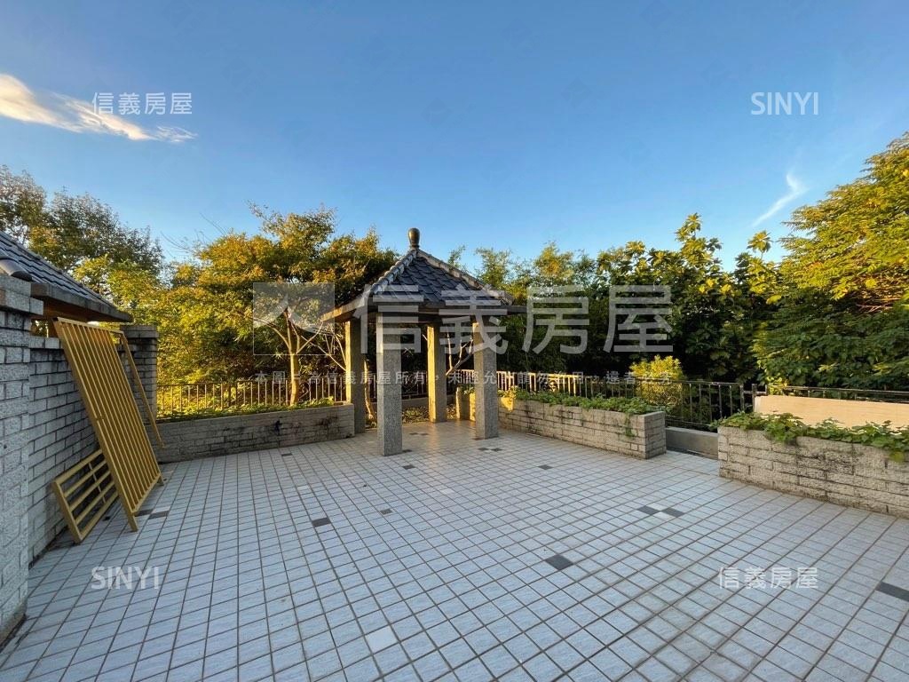 雲水綠境坪頂路電梯透天唷房屋室內格局與周邊環境