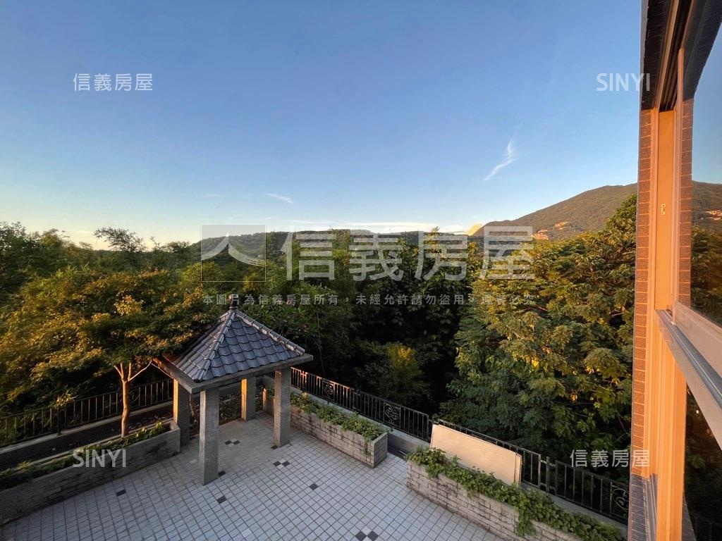 雲水綠境坪頂路電梯透天唷房屋室內格局與周邊環境
