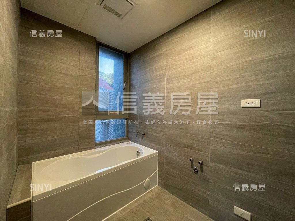 雲水綠境坪頂路電梯透天唷房屋室內格局與周邊環境