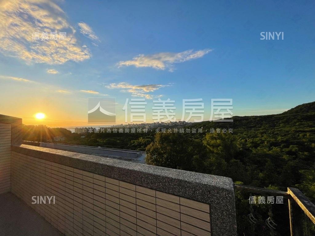 雲水綠境坪頂路電梯透天唷房屋室內格局與周邊環境
