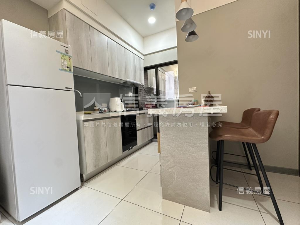 新航棧２房雙衛車位房屋室內格局與周邊環境