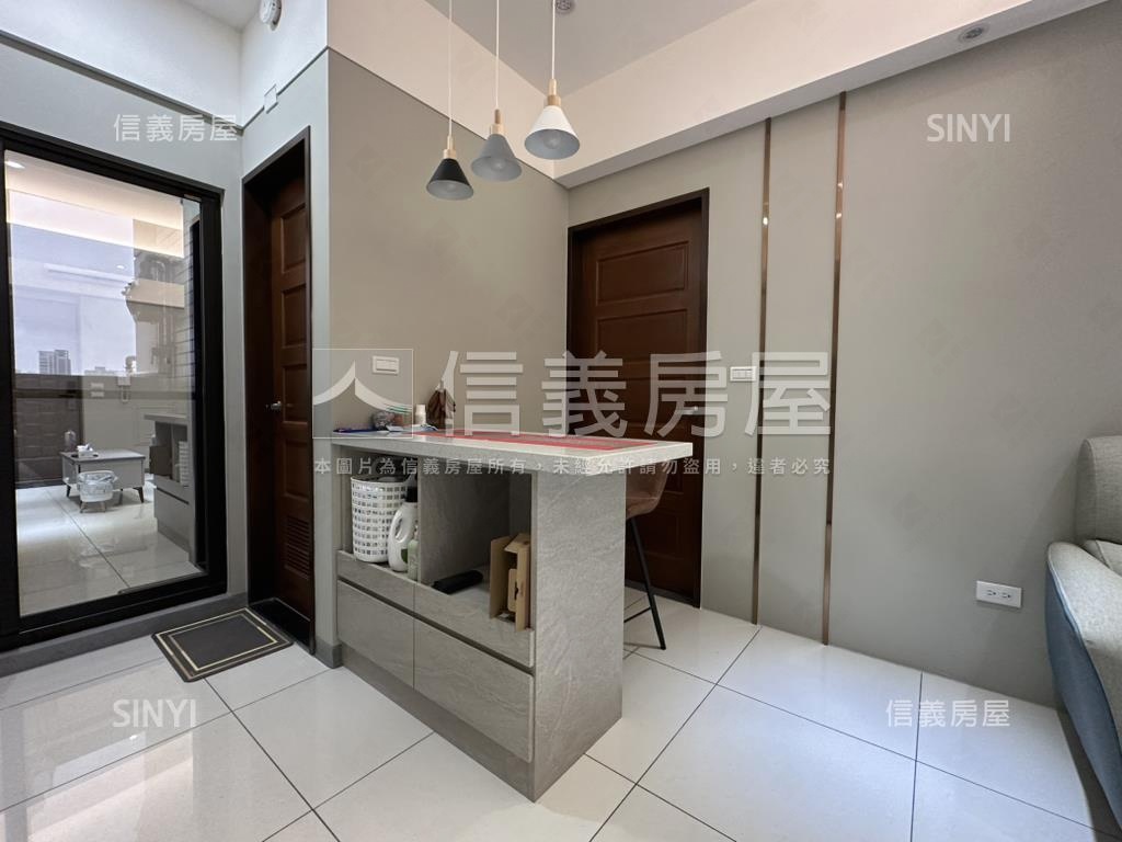 新航棧２房雙衛車位房屋室內格局與周邊環境