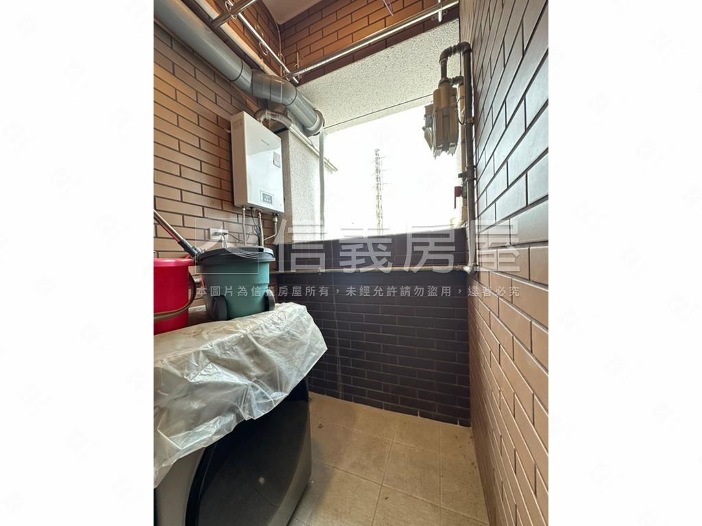 新航棧２房雙衛車位房屋室內格局與周邊環境