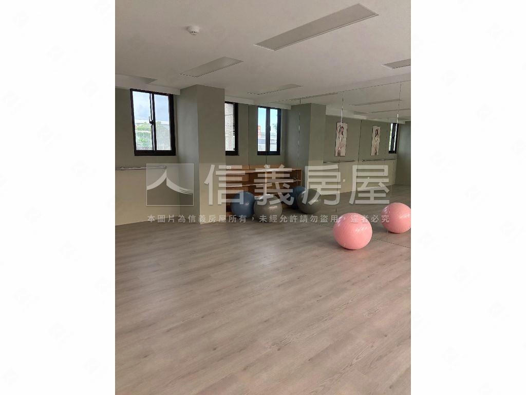 新航棧２房雙衛車位房屋室內格局與周邊環境