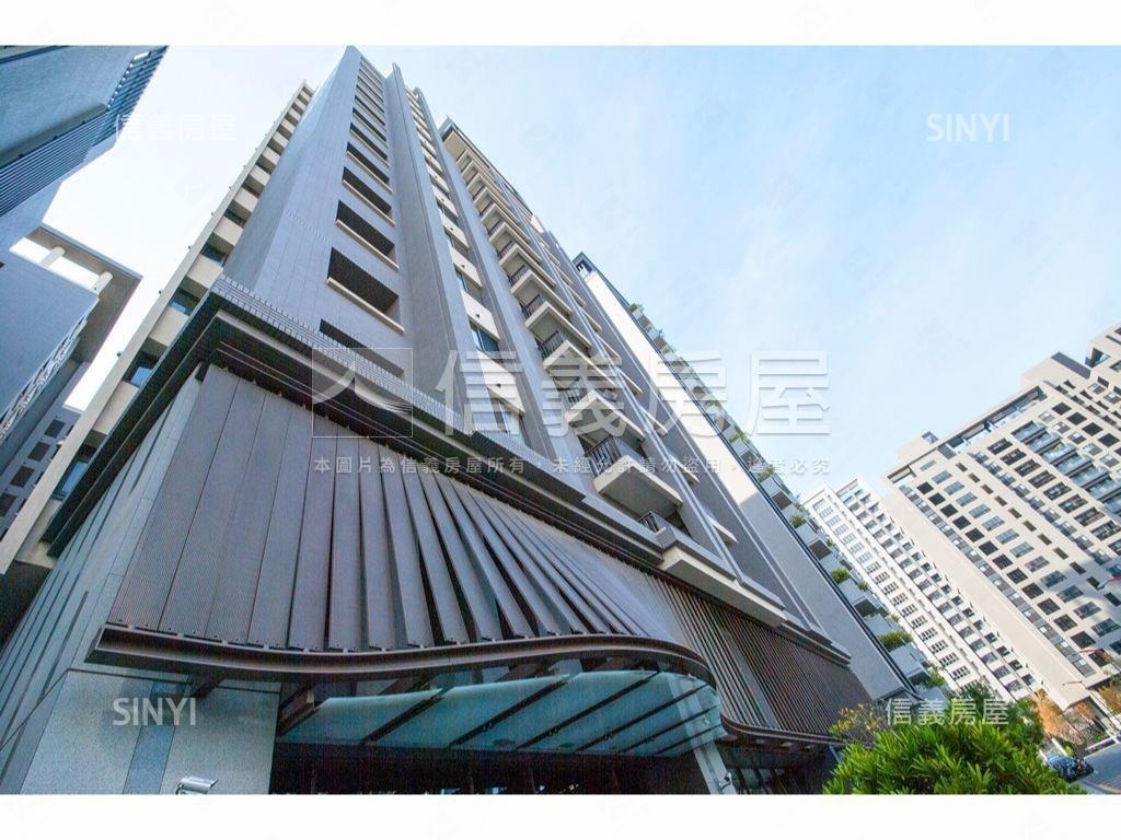 新業１２期三房三衛雙車位房屋室內格局與周邊環境