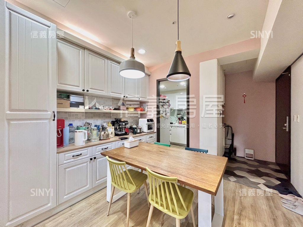 專任雙學苑高樓西南大三房房屋室內格局與周邊環境