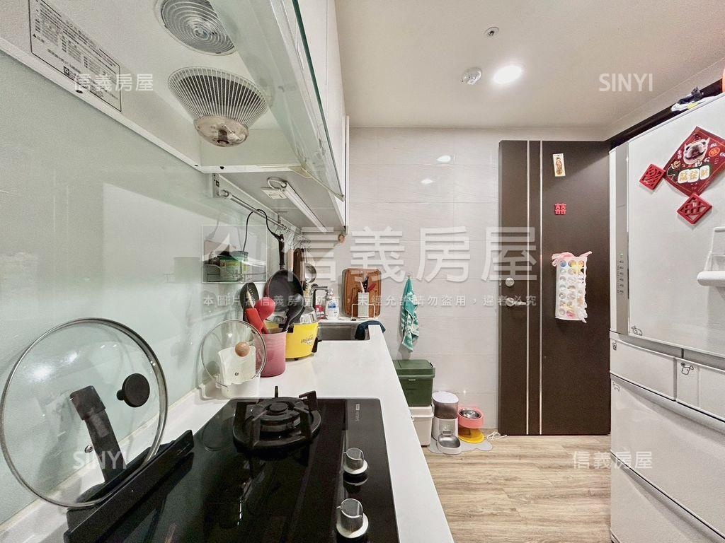 專任雙學苑高樓西南大三房房屋室內格局與周邊環境