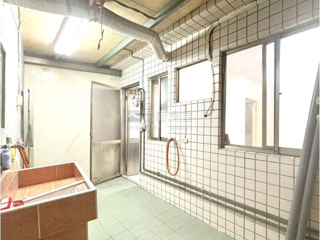 大智街稀有挑高一樓房屋室內格局與周邊環境