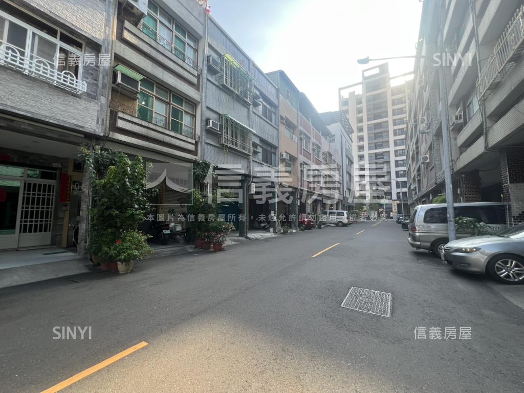 近高醫後驛正街透店房屋室內格局與周邊環境