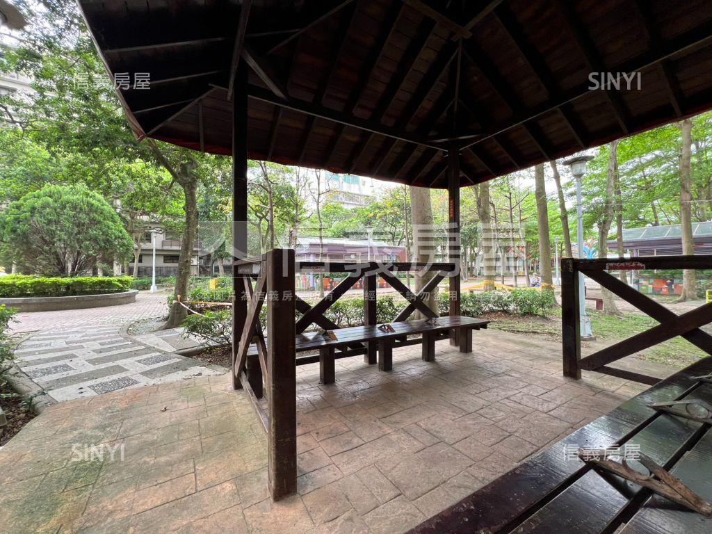 森呼吸｜公園旁方正二樓房屋室內格局與周邊環境