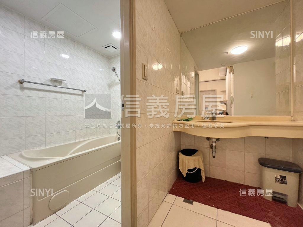 摩天鎮精美一房車位房屋室內格局與周邊環境