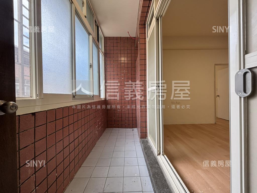 近淡江大橋三房美寓房屋室內格局與周邊環境