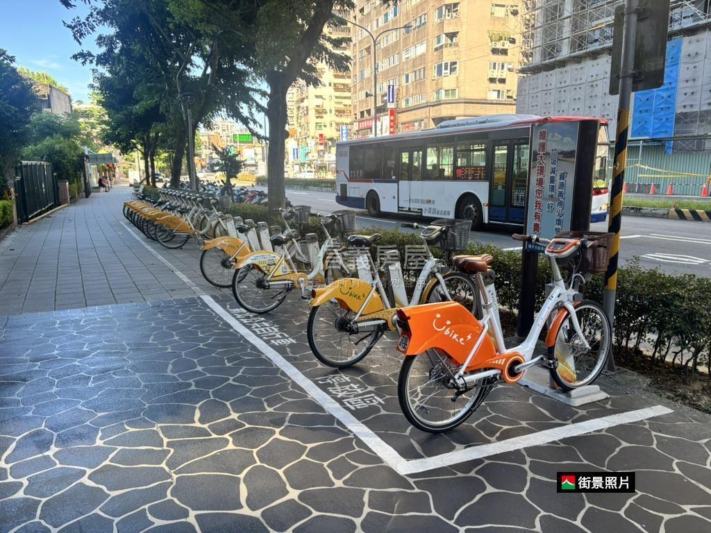 宏國大鎮三房平面車位房屋室內格局與周邊環境