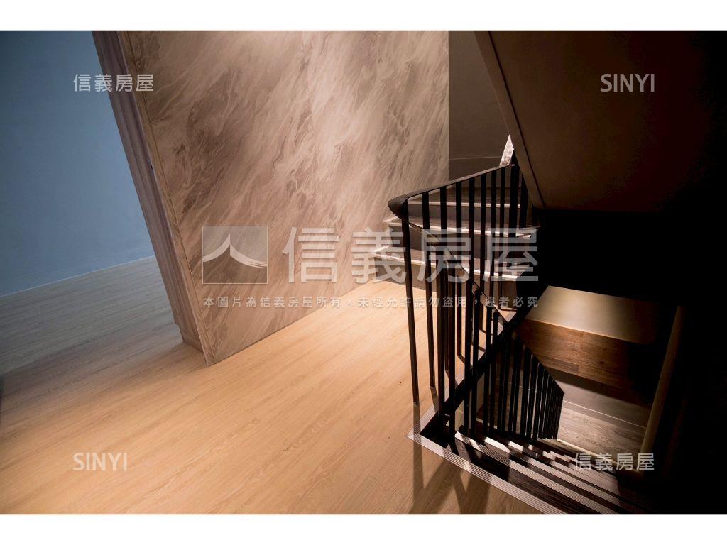 精誠中港面寬五米裝潢店面房屋室內格局與周邊環境