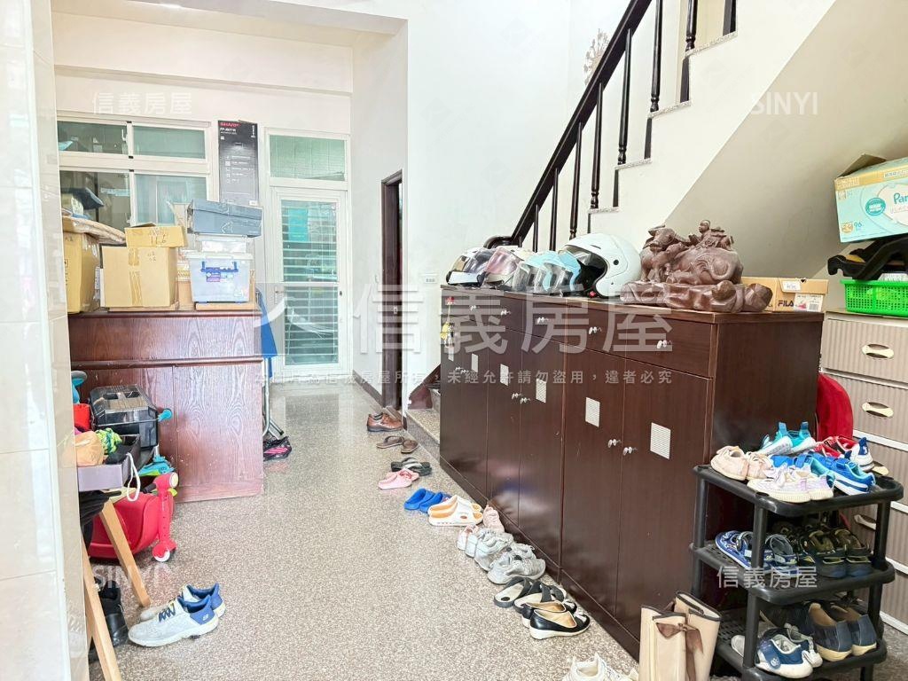 新農街邊間電梯透天房屋室內格局與周邊環境