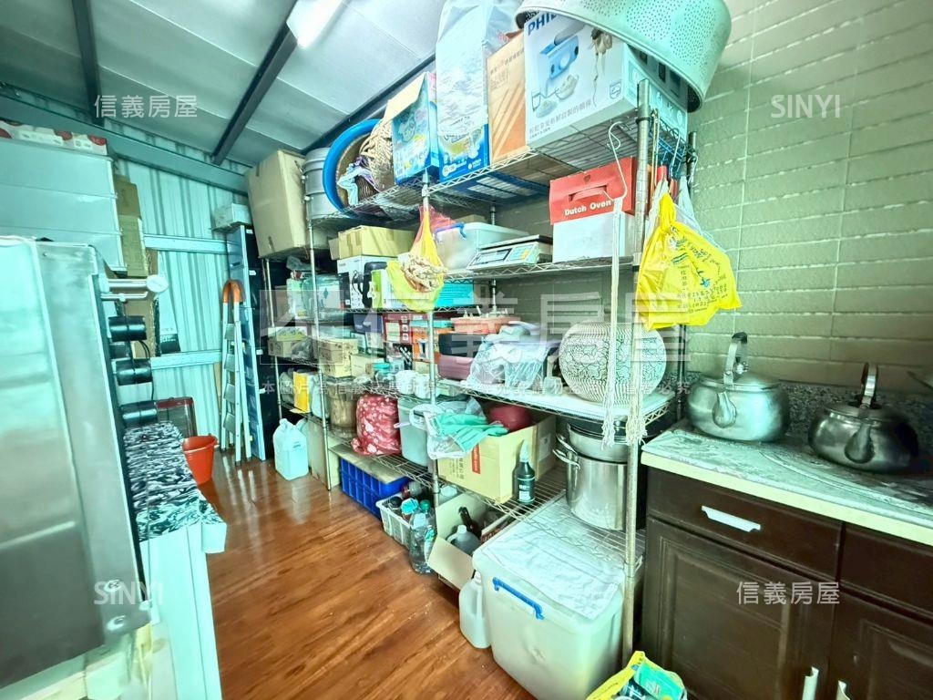 新農街邊間電梯透天房屋室內格局與周邊環境