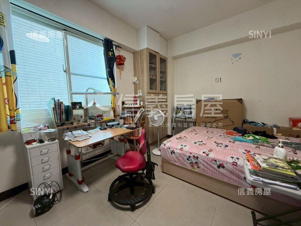 新農街邊間電梯透天房屋室內格局與周邊環境