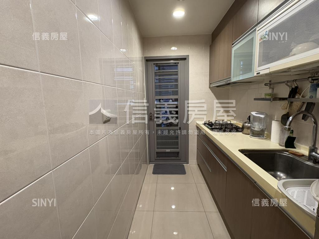 耶魯雲翠風雅三房房屋室內格局與周邊環境