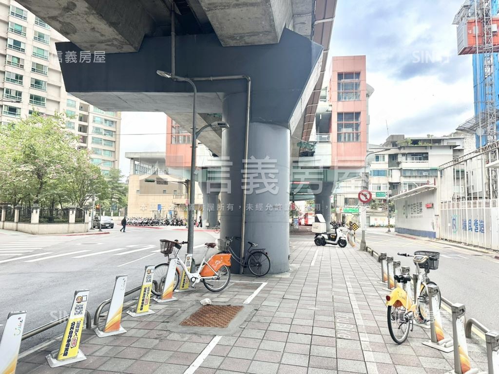 麟光站宏築信義大器店面房屋室內格局與周邊環境