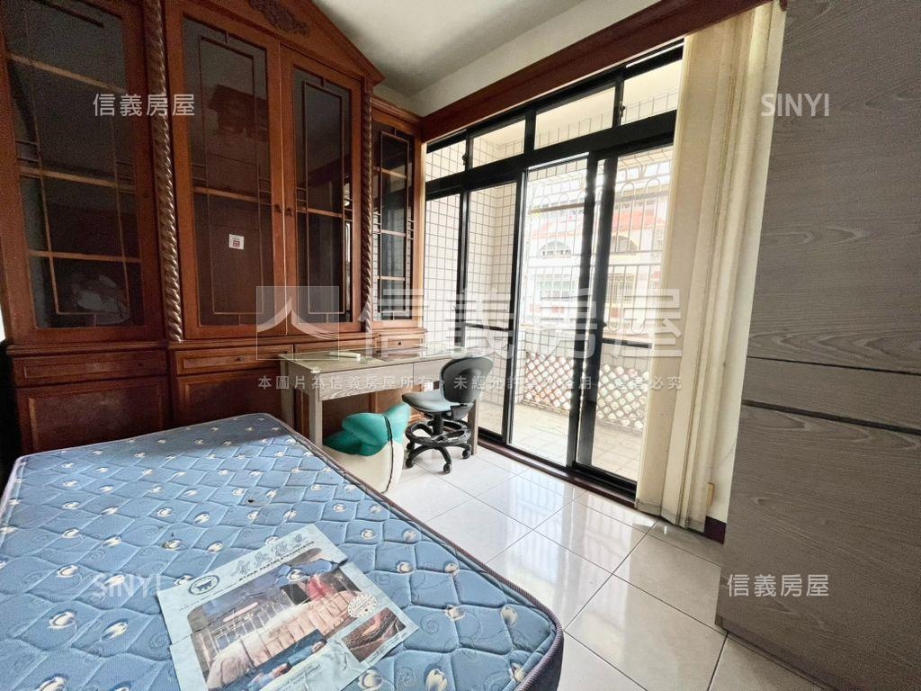 松竹街ＲＣ車庫透天房屋室內格局與周邊環境